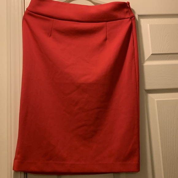 Coral pencil skirt 10 - Picture 2 of 4